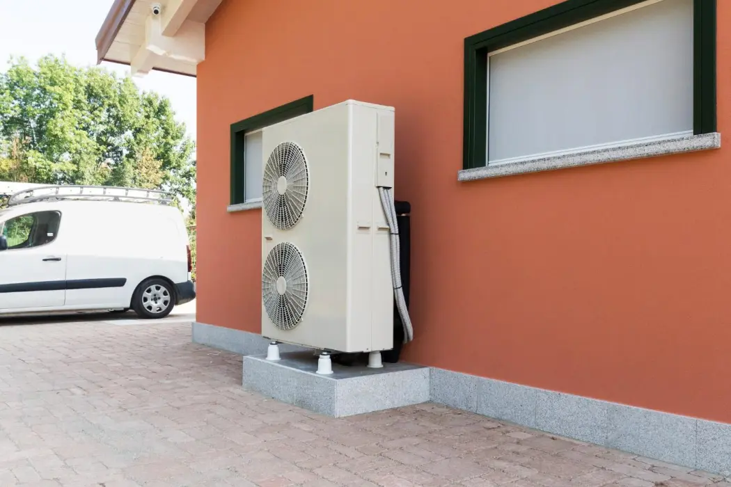 Pompa ciepła w starszym domu jednorodzinnym – czy to się opłaca?