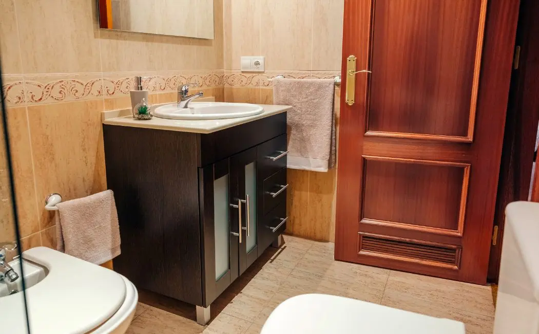 Szafki pod umywalkę - połączenie funkcjonalności z estetyką w łazience