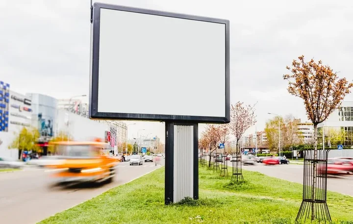 Reklama zewnętrzna – outdoorowa siła, która przyciąga uwagę konsumenta