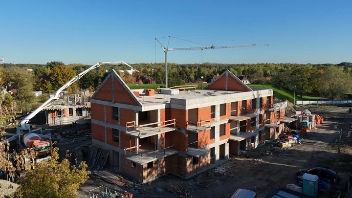 Dom100.eudba o jakość swoich inwestycji i współpracuje ze sprawdzonymi wykonawcami