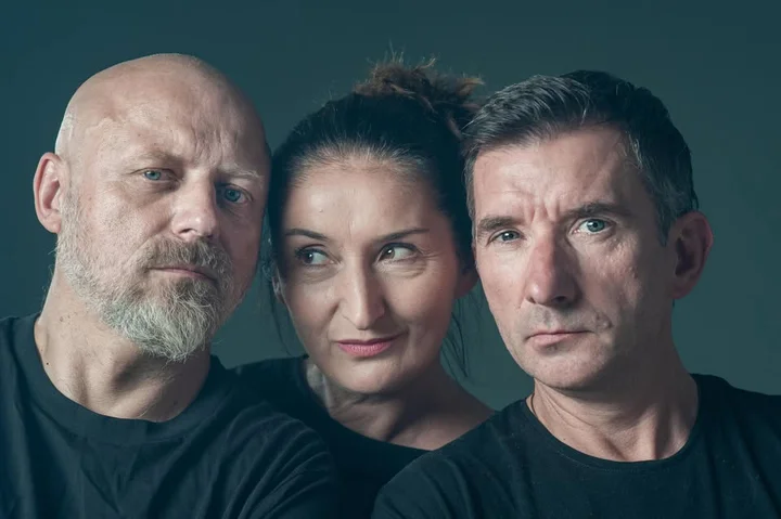 Obrazek przedstawia grafikę promocyjną wydarzenia Mumio świętuje 25 lat: przegląd 25 najlepszych kawałków w Chorzowie