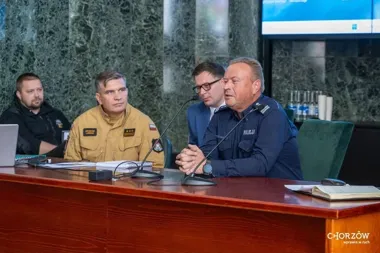 Patrole przy szkołach w Chorzowie. Służby planują szkolenia dla nauczycieli
