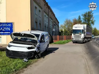 Pijany kierowca wyprzedzał na Michałkowickiej i uderzył w trzy auta w Chorzowie