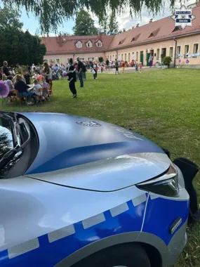 Radiowóz przyciągnął dzieci na festynie w Chorzowie - policja pokazała sprzęt
